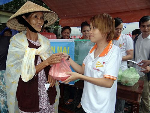 Ấm lòng suất cơm 5 nghìn đồng